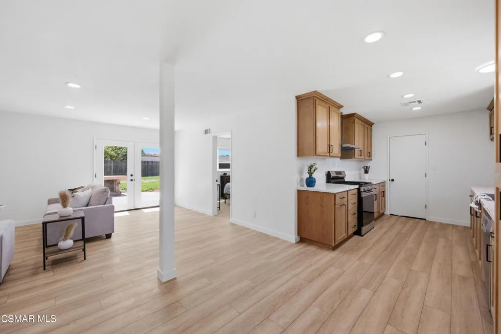 1634 Arcane St. Simi Valley 93065