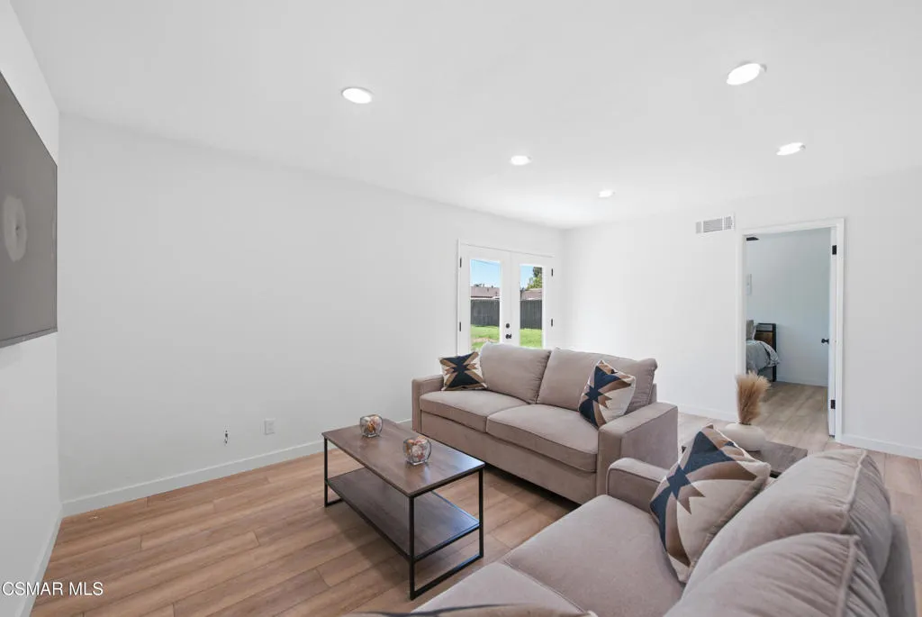1634 Arcane St. Simi Valley 93065