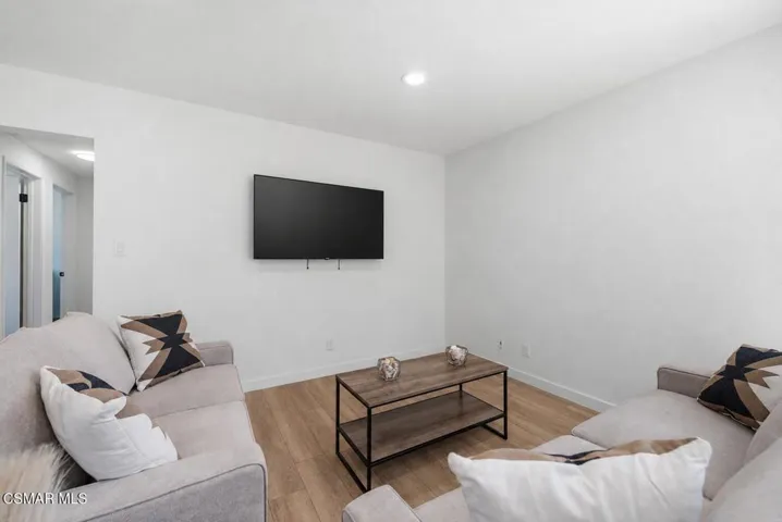 1634 Arcane St. Simi Valley 93065