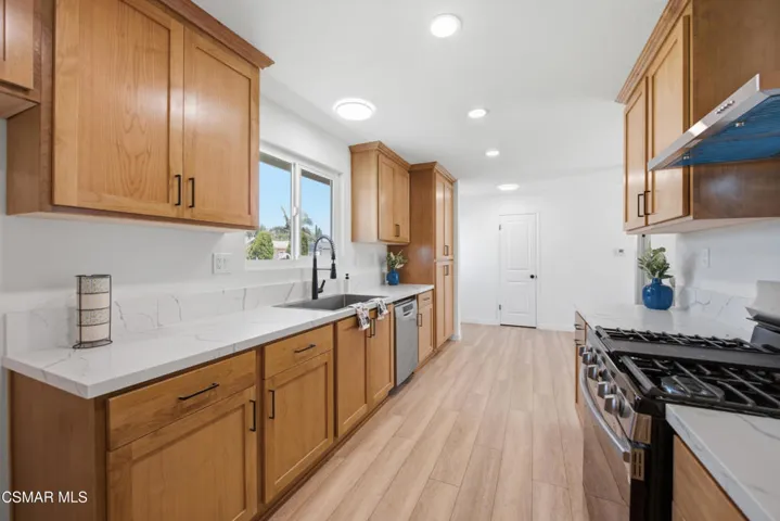 1634 Arcane St. Simi Valley 93065