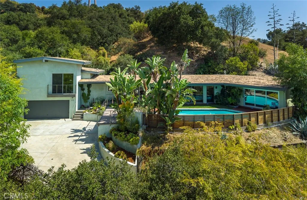 2770 Mira Vista Drive, Glendale, California 91208 — photo 4