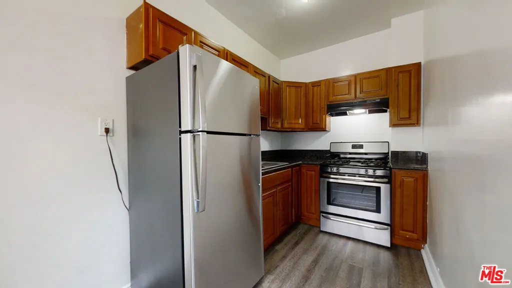 738 New Hampshire Avenue 206, Los Angeles, California 90005 — photo 5
