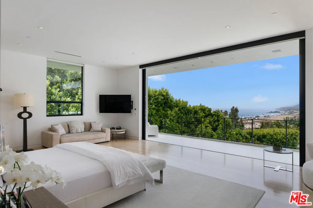Private Master with ocean view