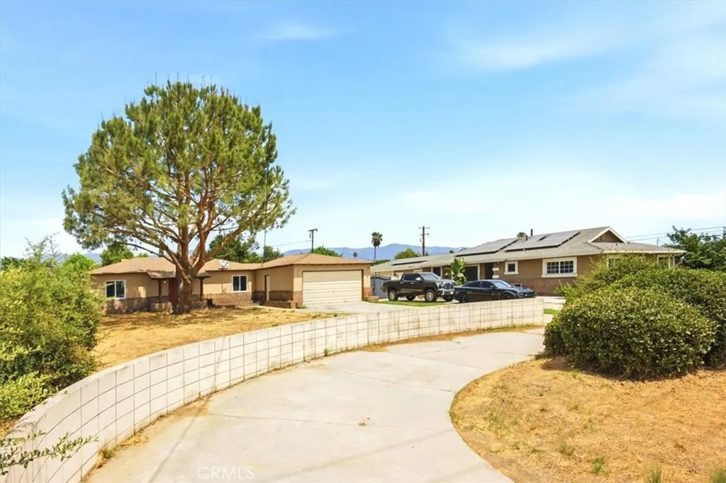 548 E Etiwanda, Rialto, California 92376 — photo 5