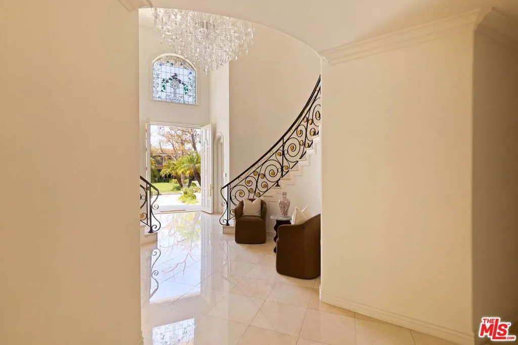 166 N Mccadden Place, Los Angeles, California 90004 — photo 5