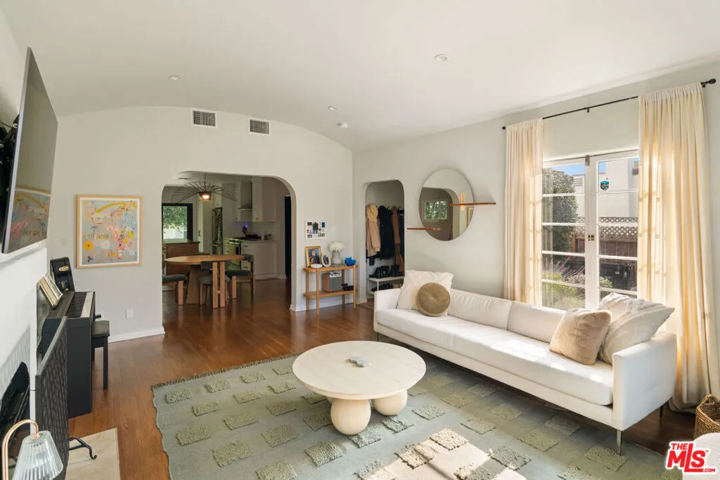 1414 S Curson Avenue, Los Angeles, California 90019 — photo 4