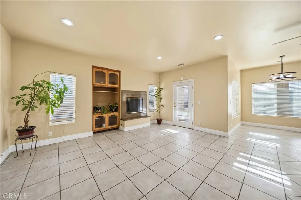 42500 20th W, Lancaster, California 93534 — photo 4