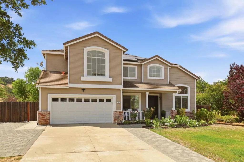 7042 Windward Ct