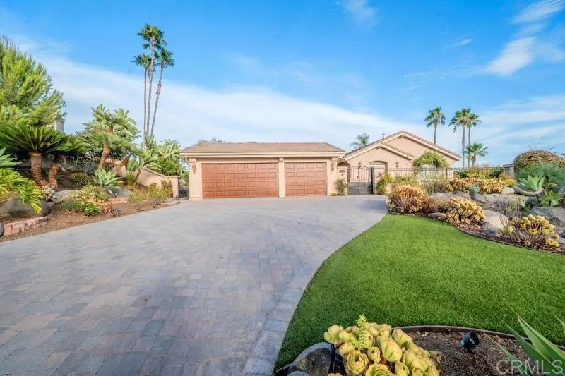 3542 Avenida Amorosa
