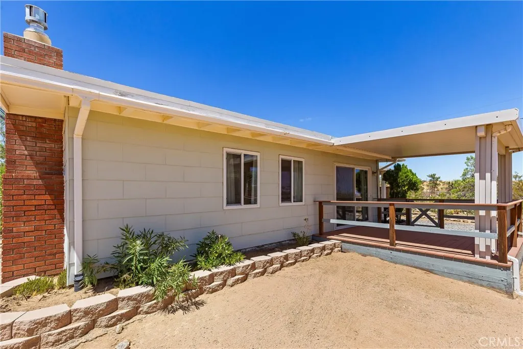 56713 Lowe, Yucca Valley, California 92284 — photo 4