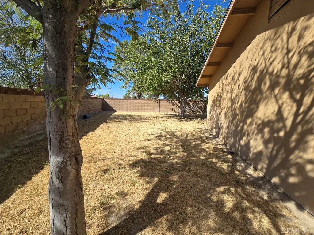 21135 Bancroft Court, California City, California 93505 — photo 5