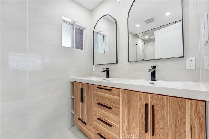 Master Vanity