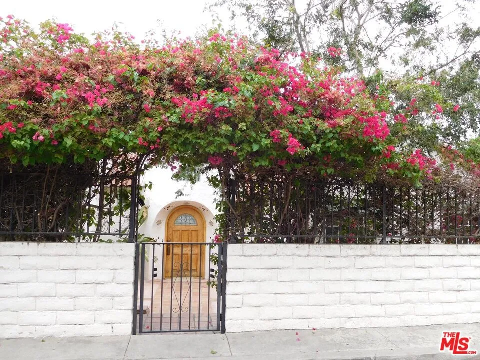 1621 Silverwood Ter