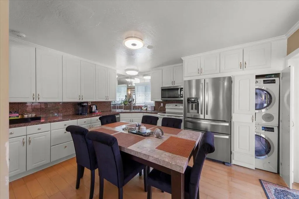 1176 Laurel Street, San Carlos, California 94070 — photo 5