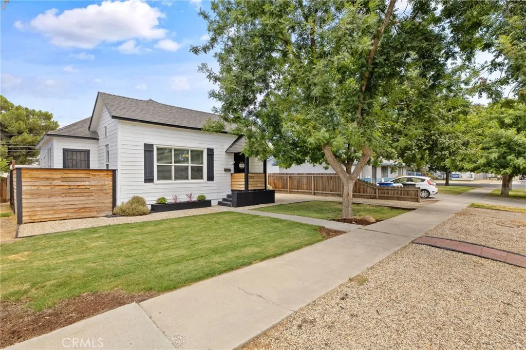 224 E 10th
