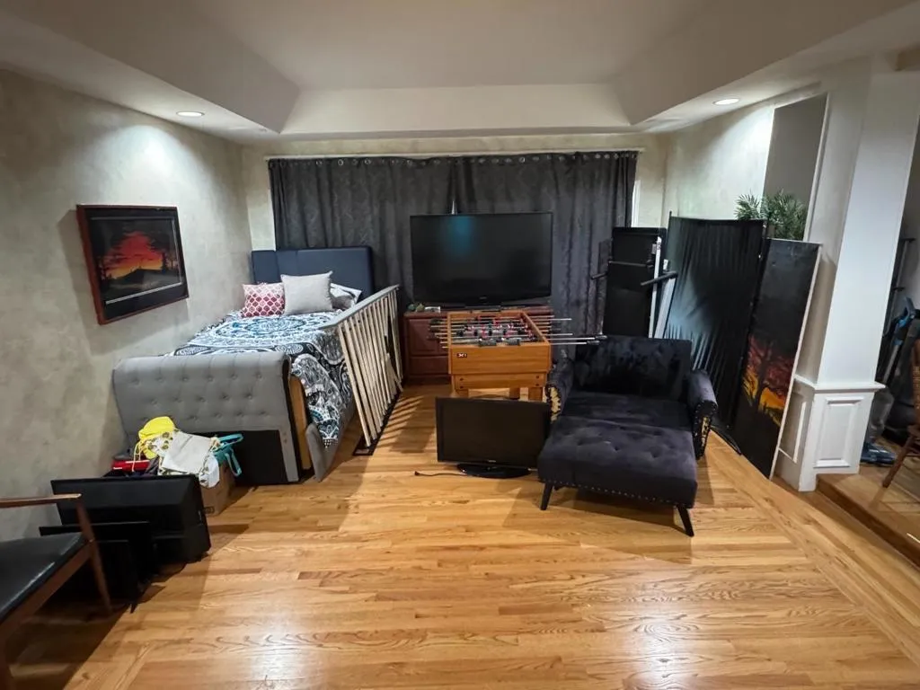 Entertainment Room [currently a bedroom]