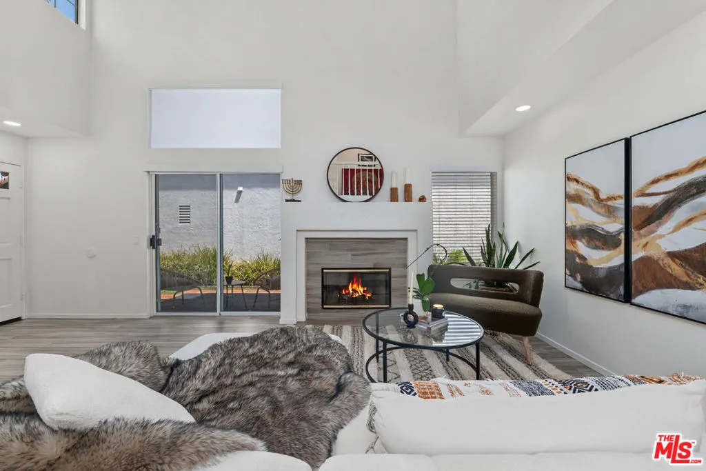 24672 Calle Largo, Calabasas, California 91302 — photo 4