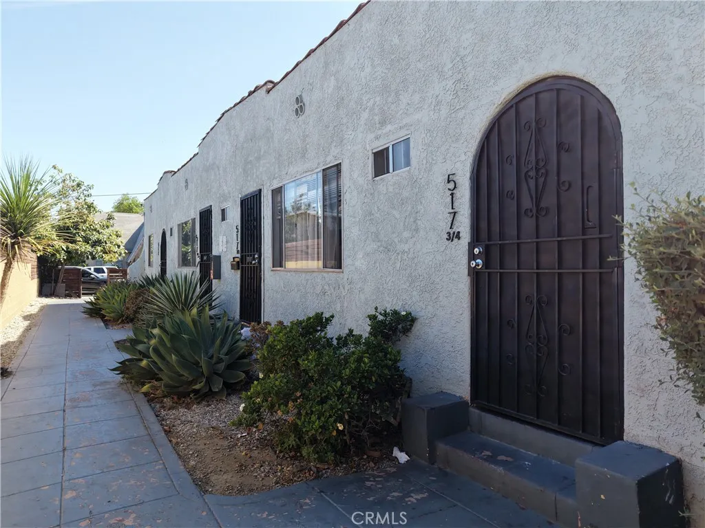 517 W 42nd, Los Angeles, California 90037 — photo 4