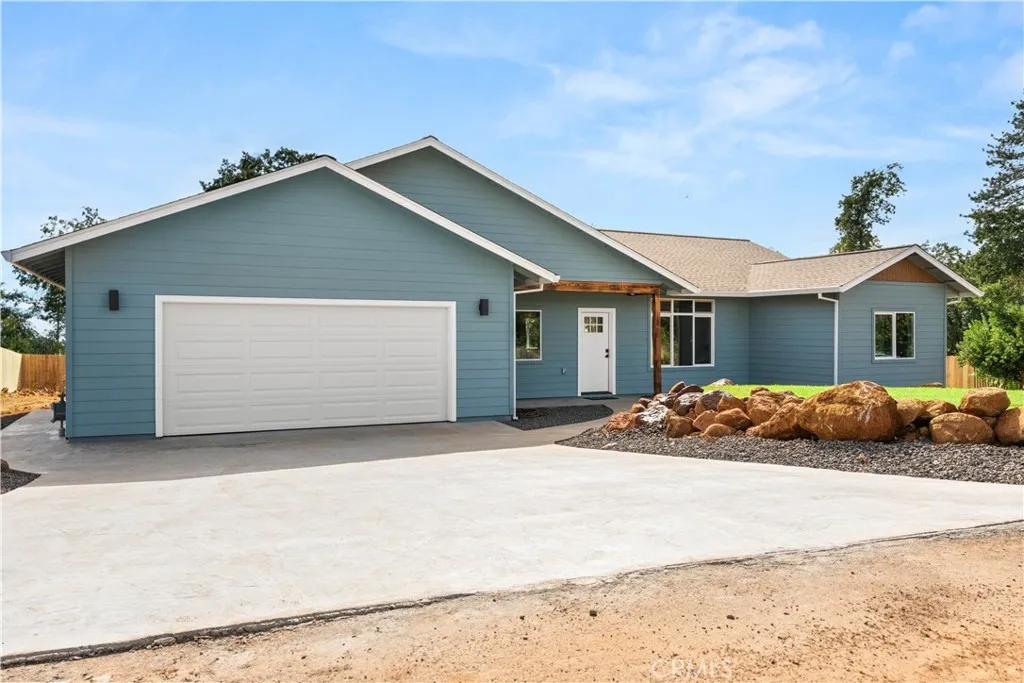 450 Stacy Ln