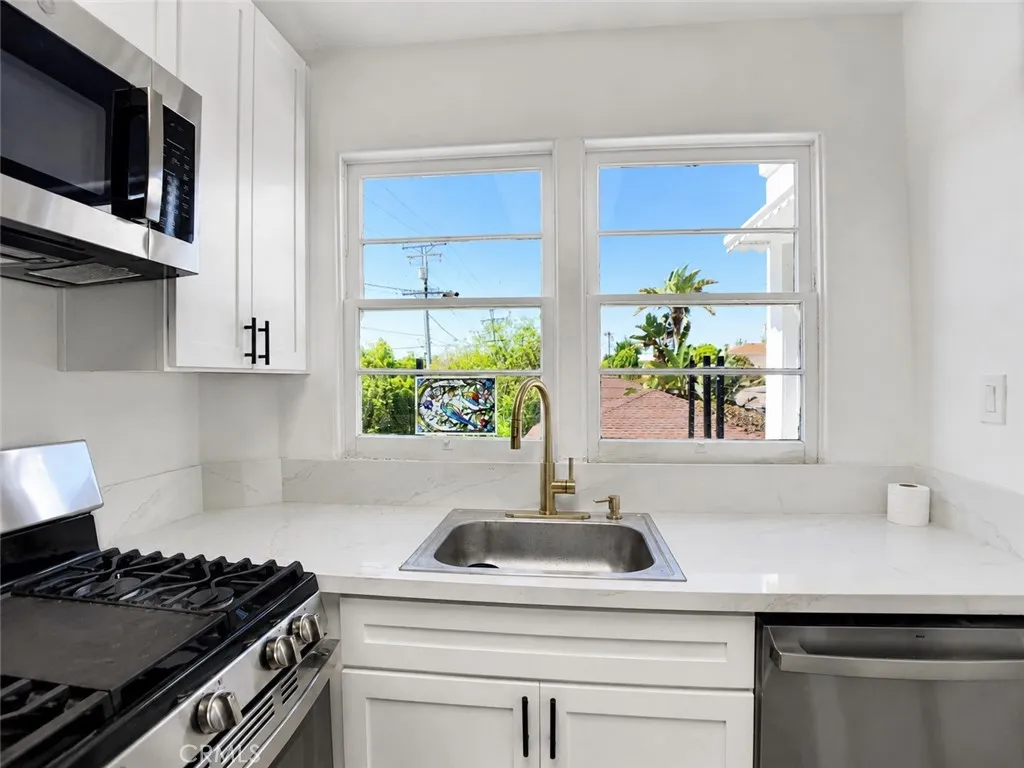 1147 24th, Santa Monica, California 90403 — photo 4