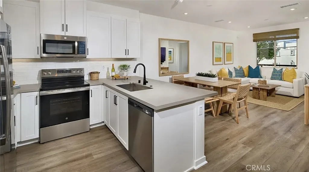 1304 W W Oak Crest Paseo, Ontario, California 91762 — photo 4