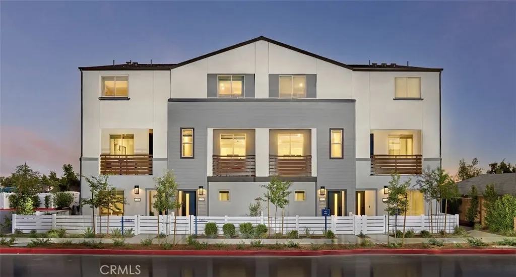 1304 W W Oak Crest Paseo
