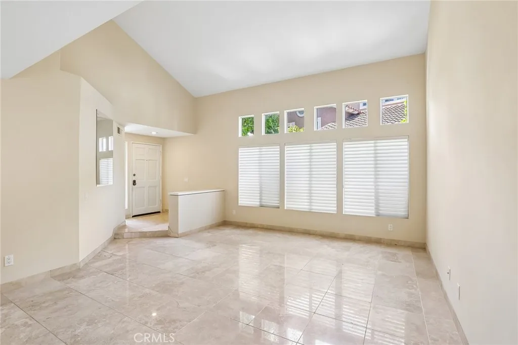 2521 Avenita Alpera, Tustin, California 92782 — photo 5