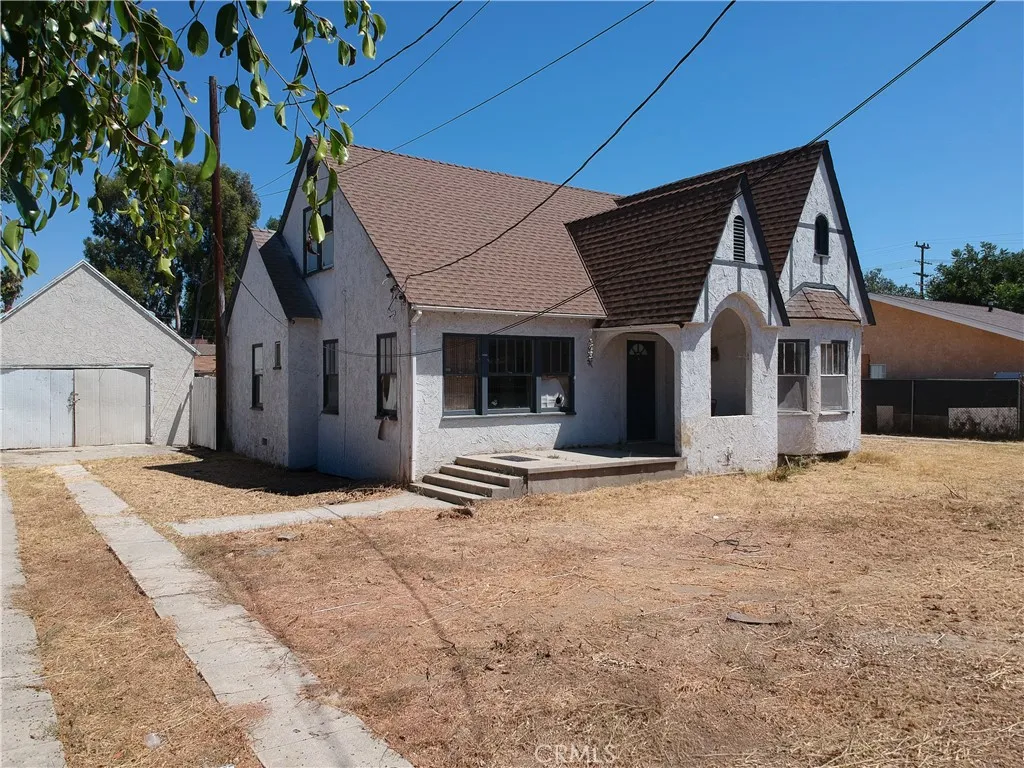 6824 Tyrone, Van Nuys, California 91405 — photo 4