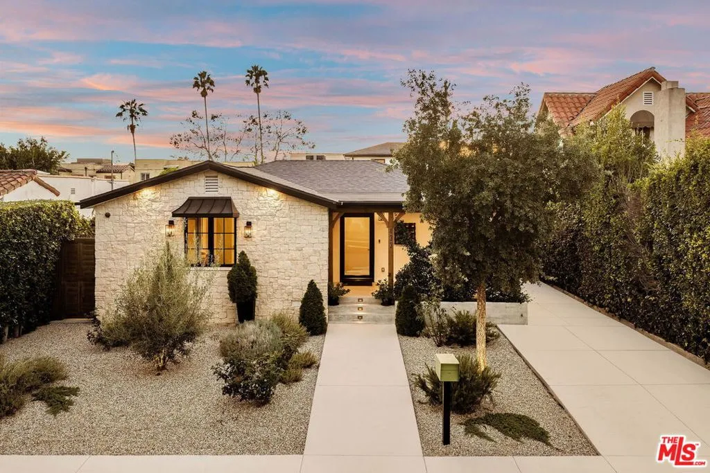133 N La Jolla Ave