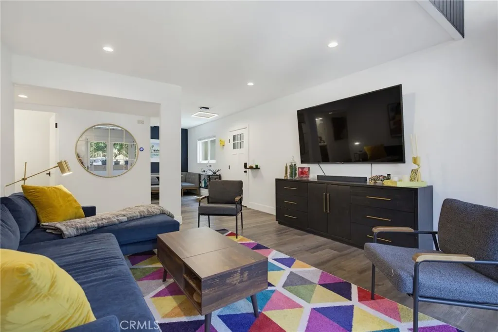 1550 Stadium Way 7, Los Angeles, California 90012 — photo 4
