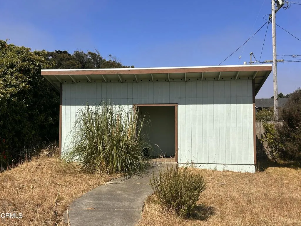 Alley bathroom/storage