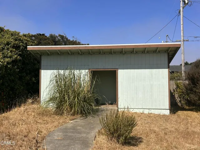 Alley bathroom/storage
