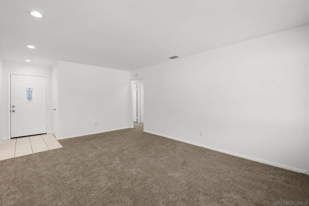 Actual photo of empty Living room space-unaltered
