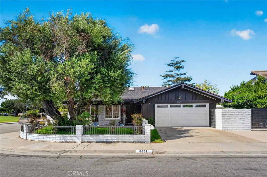 8661 Brookside Dr