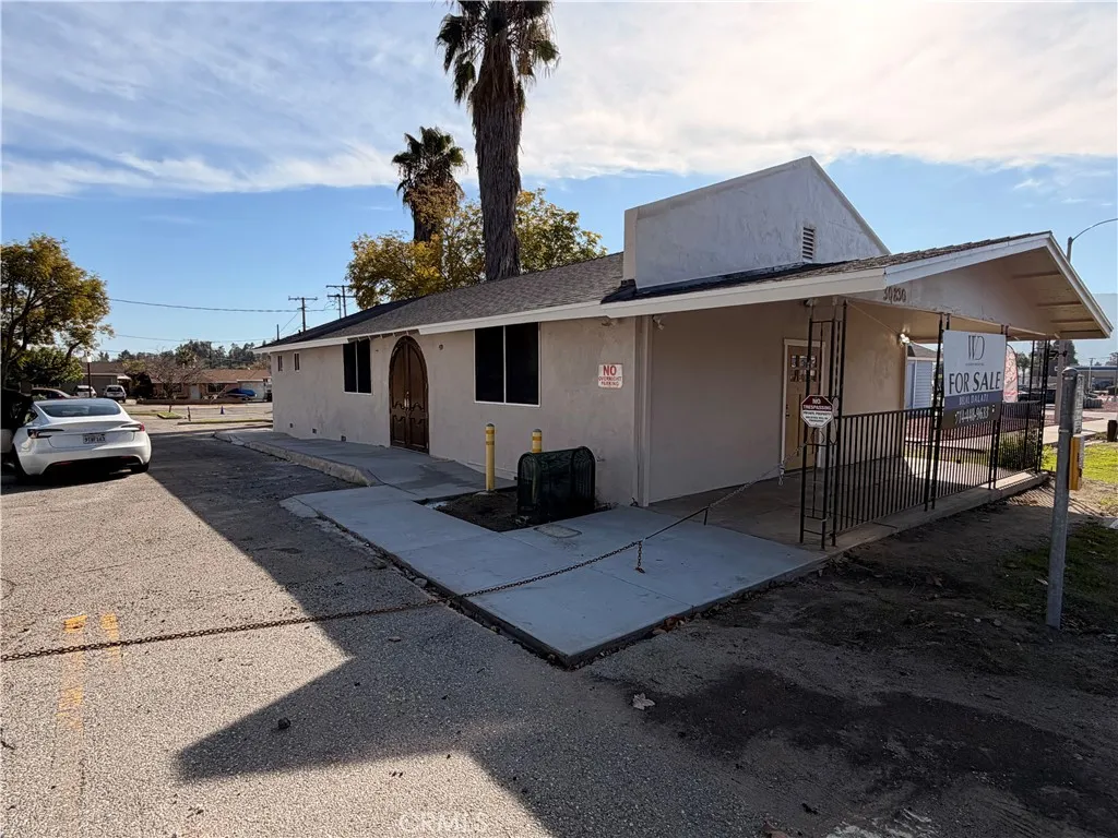30830 Riverside Dr