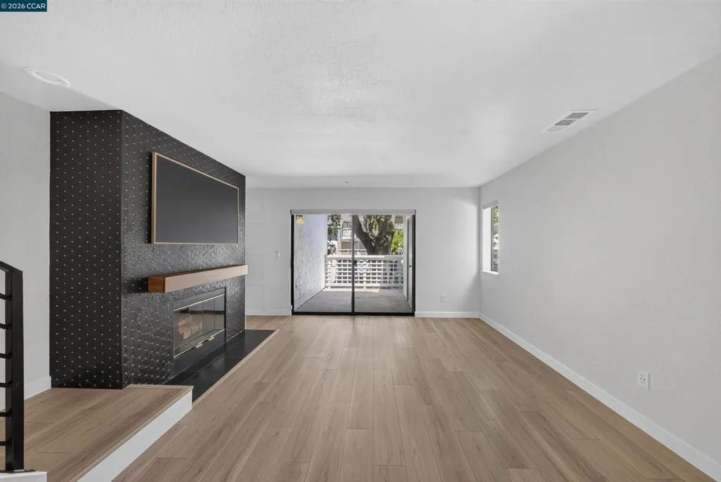 2578 Oak Road 215, Walnut Creek, California 94597-7821 — photo 5