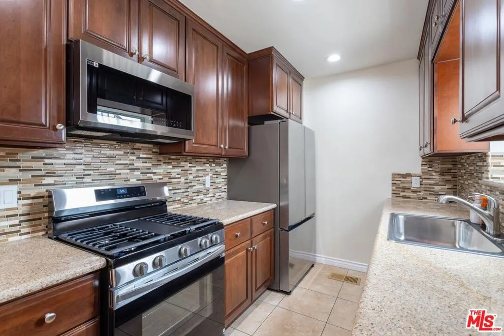 200 W Palmer Avenue C, Glendale, California 91204 — photo 4