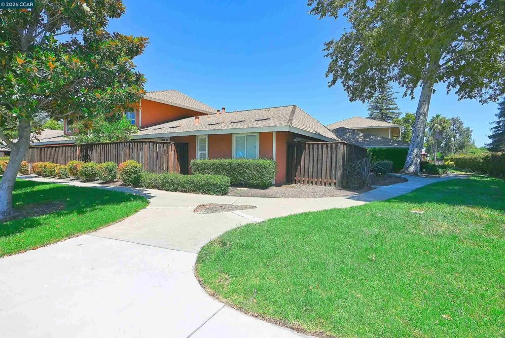 2099 Olivera Rd