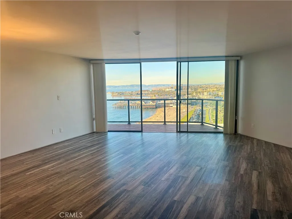 531 Esplanade 909