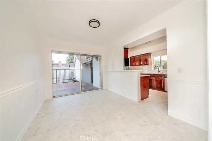 Dining room.
