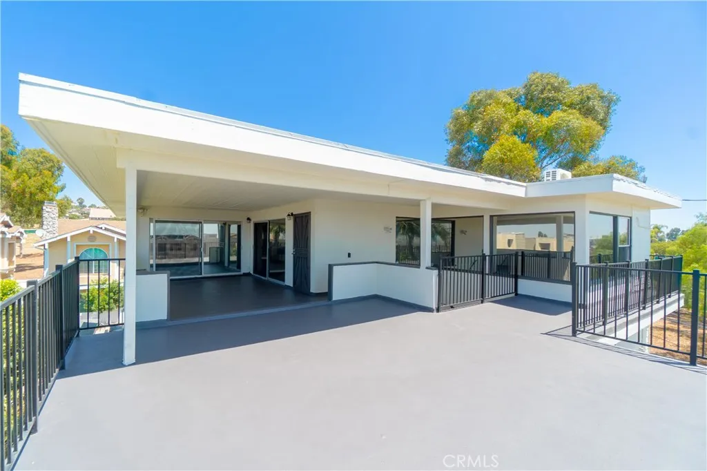 2699 E 20th, Signal Hill, California 90755 — photo 5