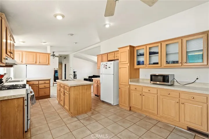 5815 E La Palma Avenue 190, Anaheim, California 92807 — photo 5