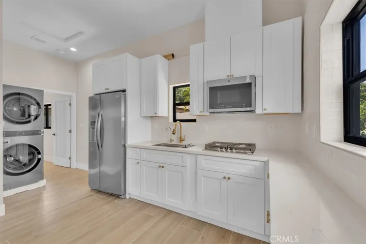 22714 Schoolcraft#2, West Hills, California 91307 — photo 4