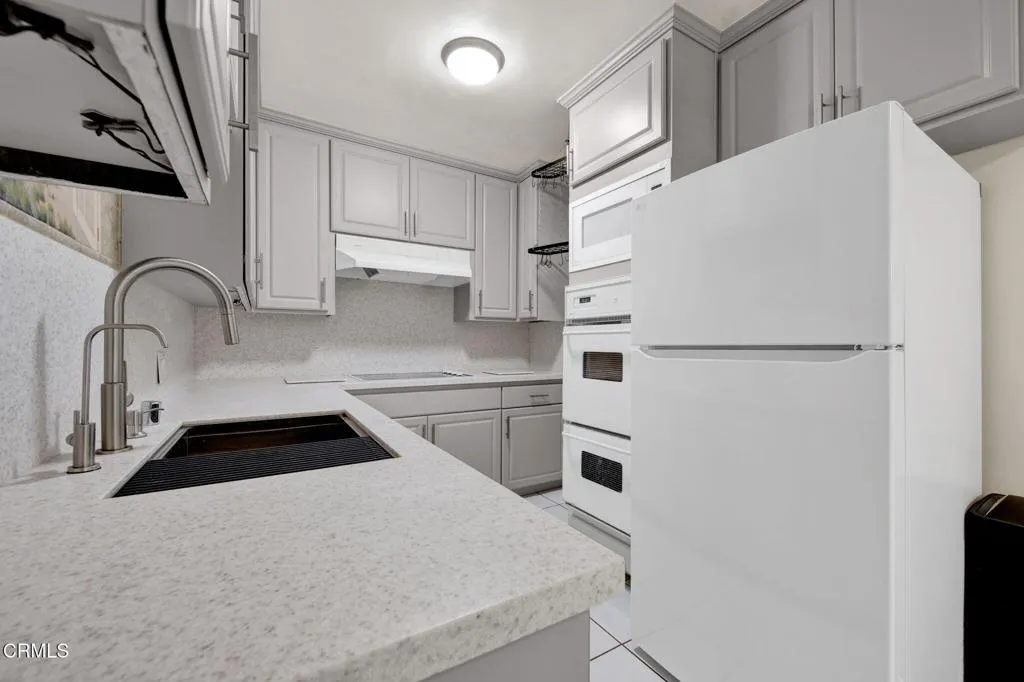8-web-or-mls-2026080-01-1537SilverwoodDr