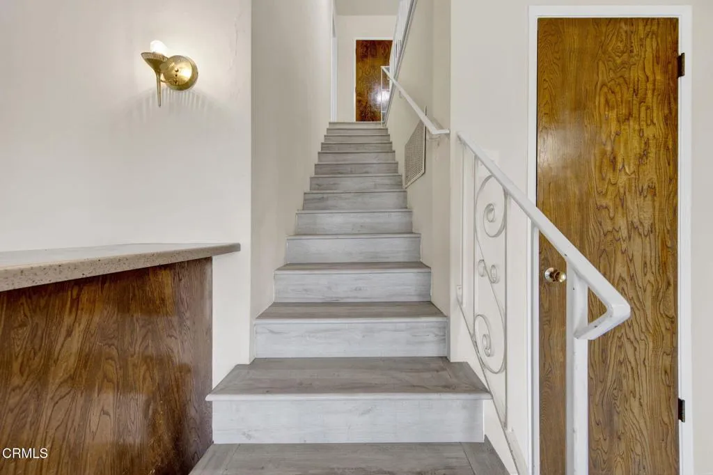 16-web-or-mls-2026080-01-1537SilverwoodD