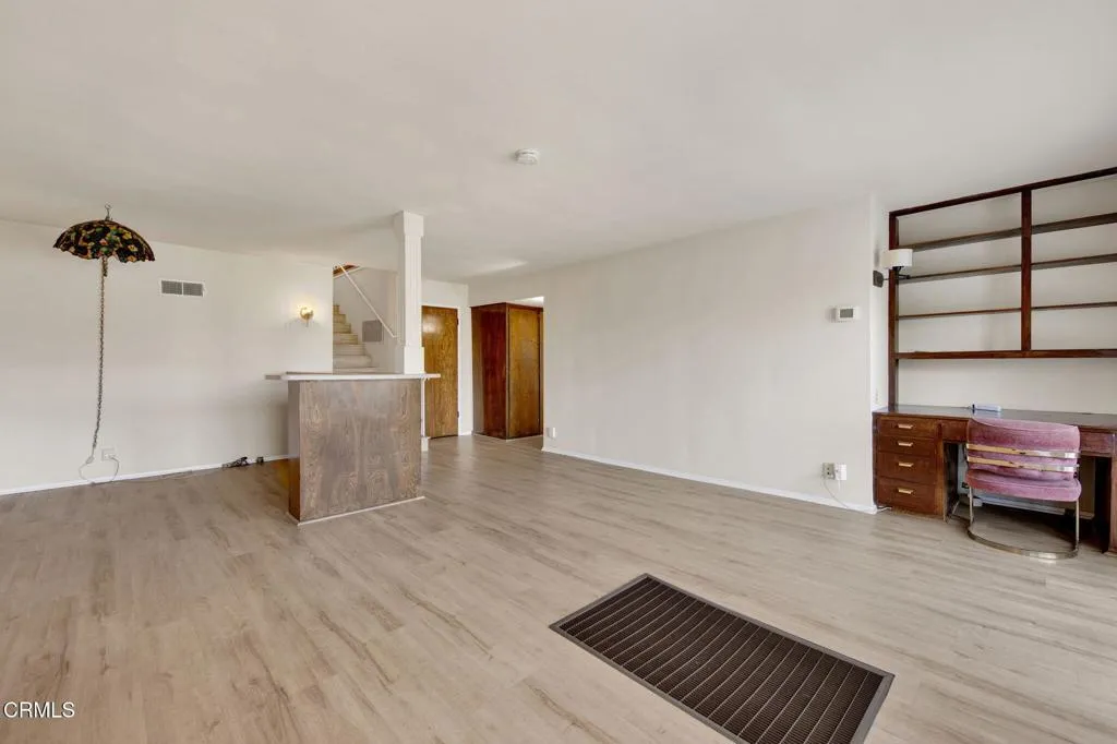 20-web-or-mls-2026080-01-1537SilverwoodD