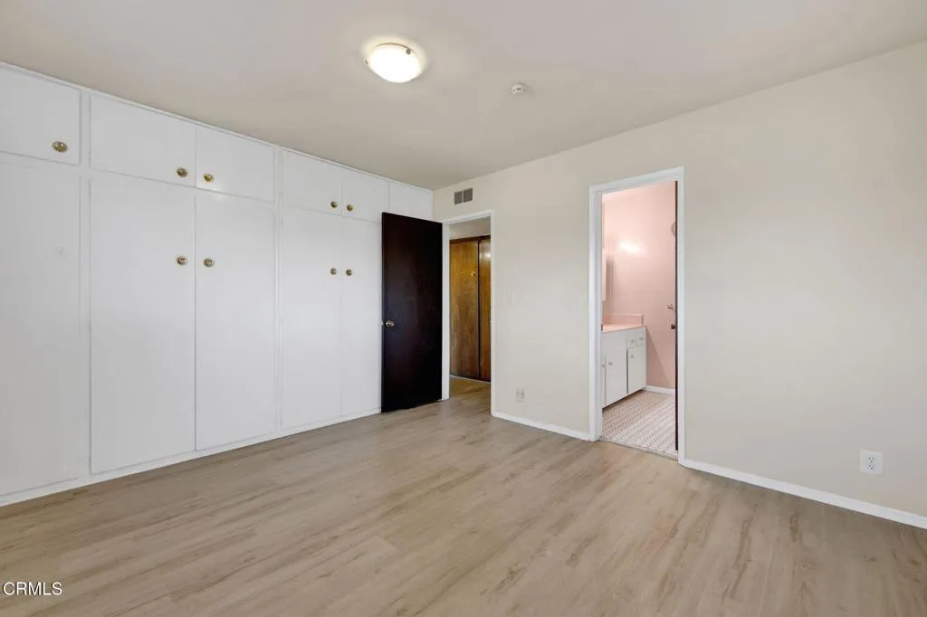 18-web-or-mls-2026080-01-1537SilverwoodD