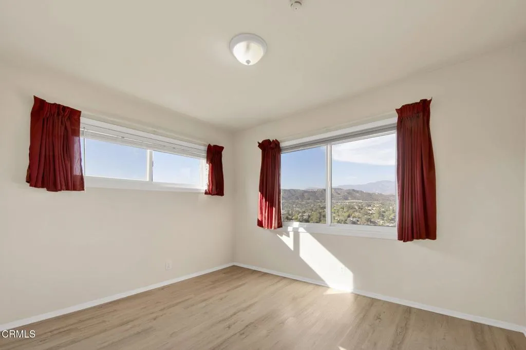 11-web-or-mls-2026080-01-1537SilverwoodD