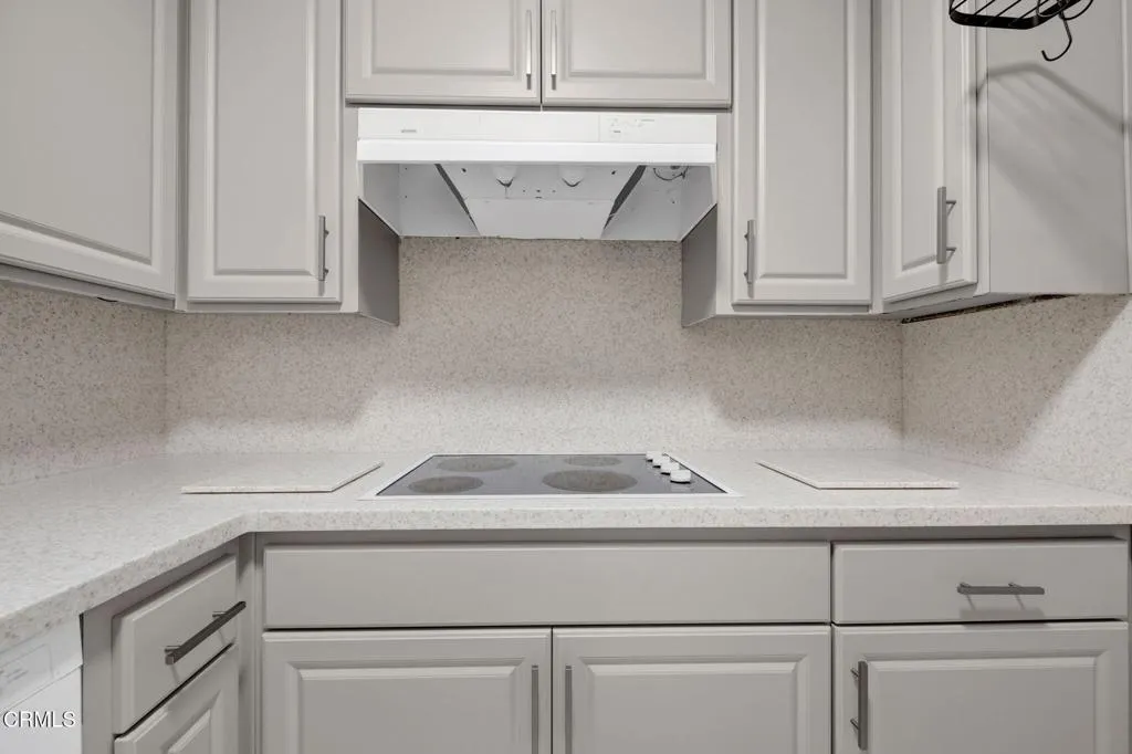 10-web-or-mls-2026080-01-1537SilverwoodD