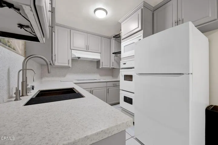 8-web-or-mls-2026080-01-1537SilverwoodDr